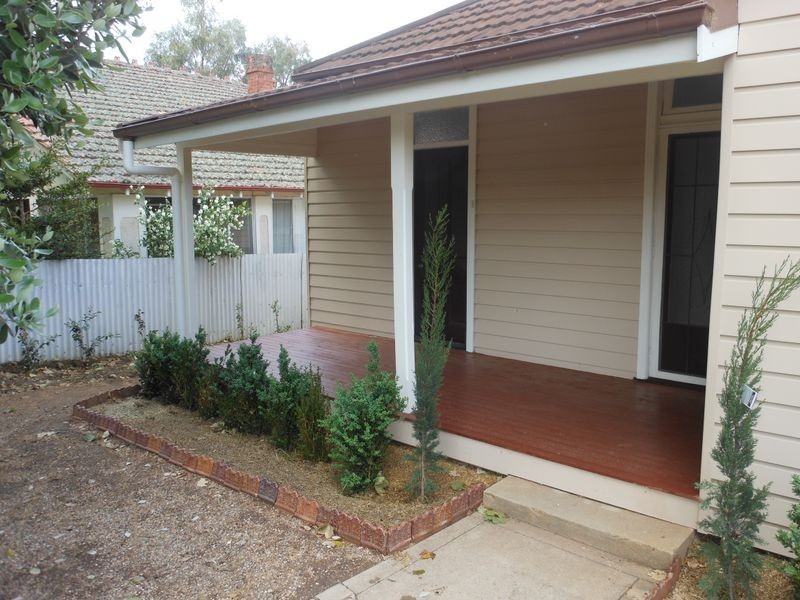 50 Wombat St, Young NSW 2594