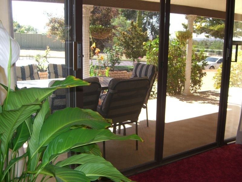 60 Fontenoy Street, Young NSW 2594