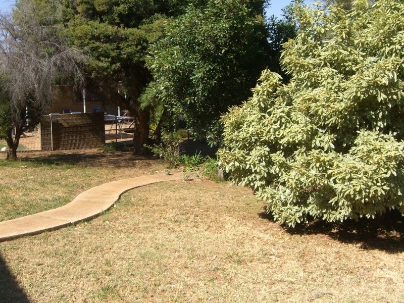 60 Fontenoy Street, Young NSW 2594