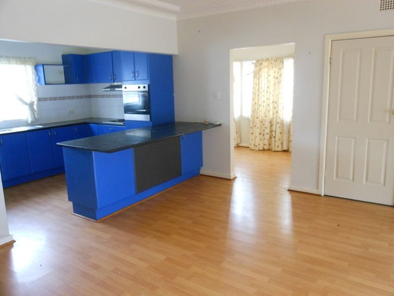 12 Melville Street, Young NSW 2594