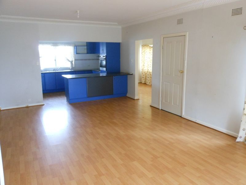 12 Melville Street, Young NSW 2594