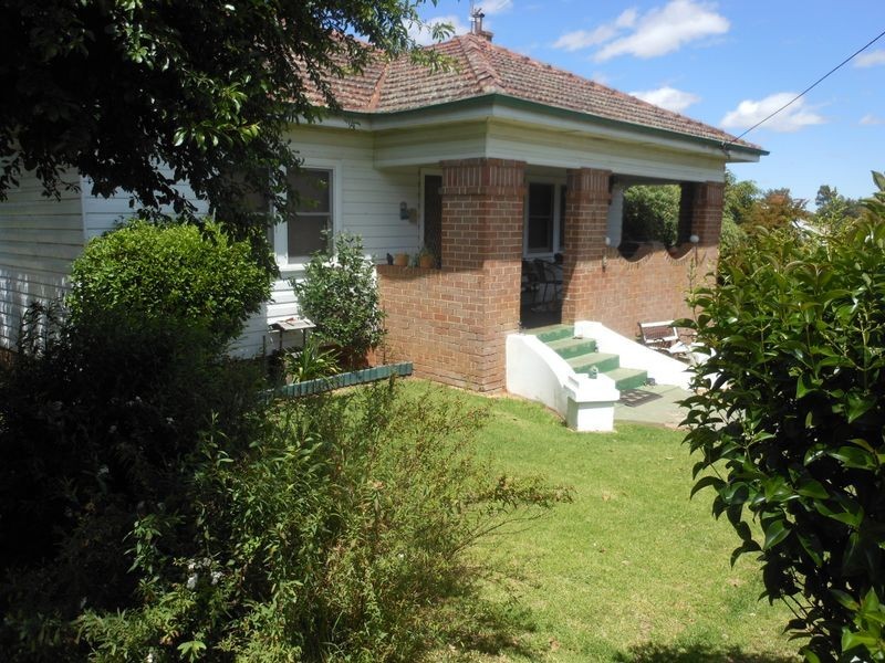 8 Melville Street, Young NSW 2594