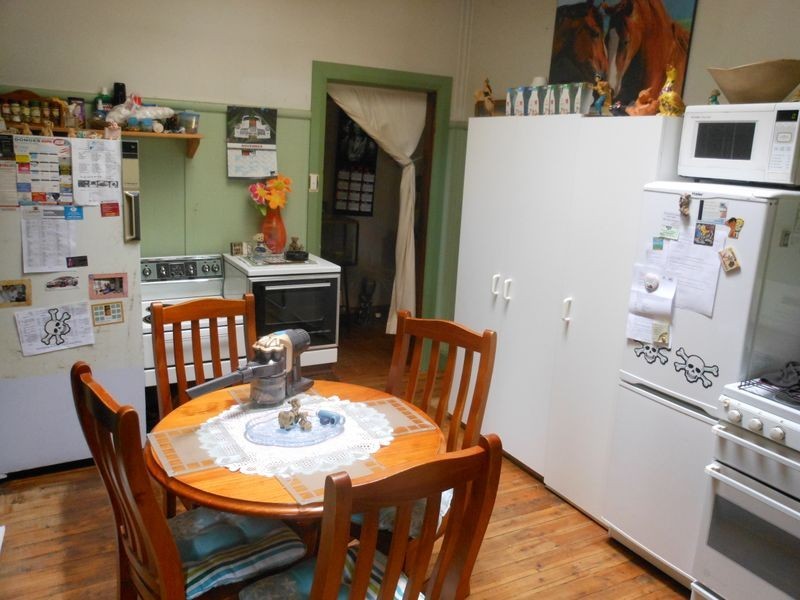 8 Melville Street, Young NSW 2594