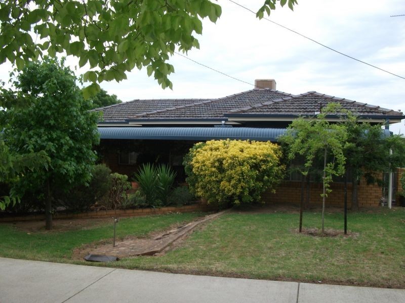 62 Campbell Street, Young NSW 2594