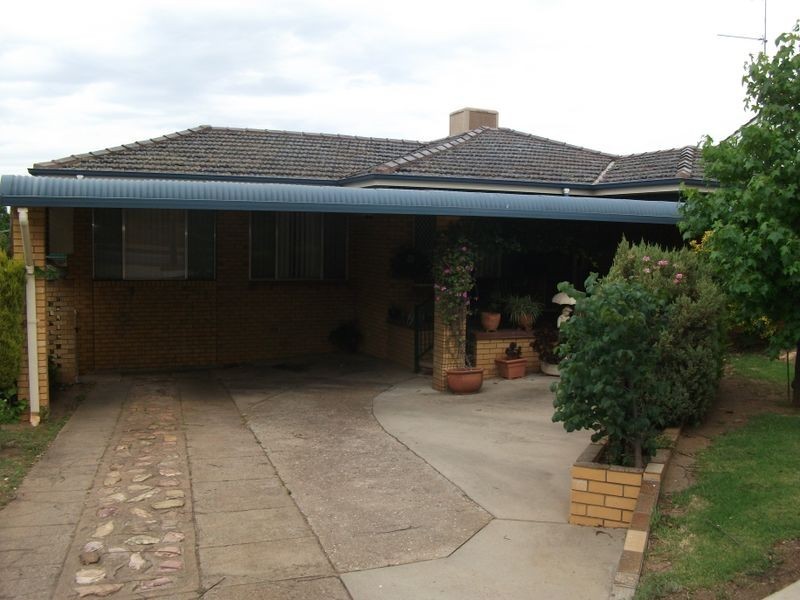 62 Campbell Street, Young NSW 2594