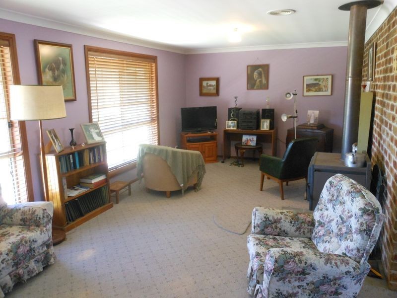 38 Byrne Close, Young NSW 2594