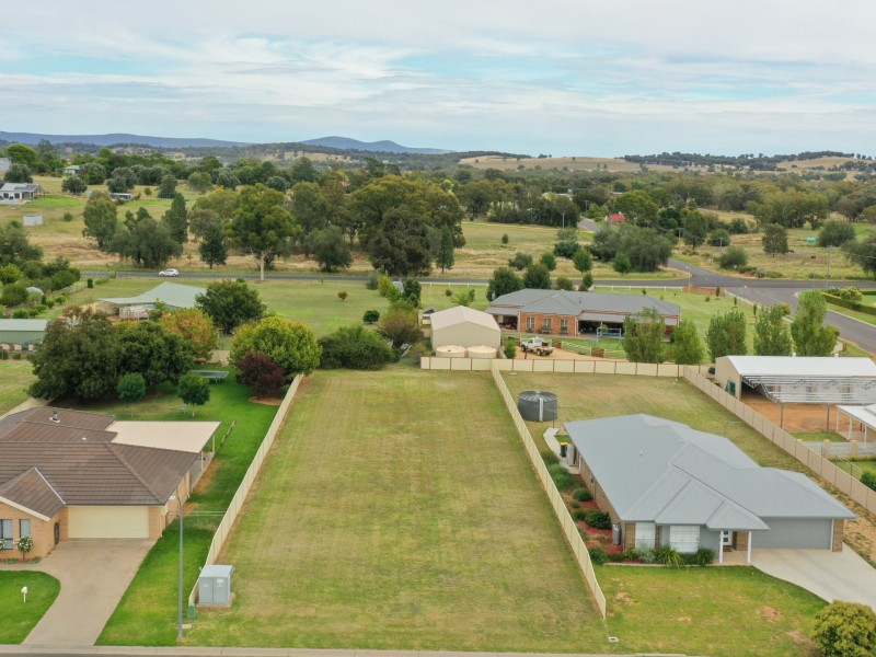 5 Huckel Close, Grenfell NSW 2810