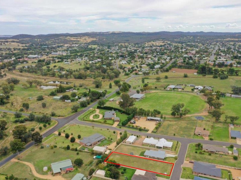 5 Huckel Close, Grenfell NSW 2810