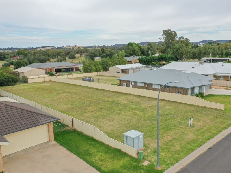 5 Huckel Close, Grenfell NSW 2810