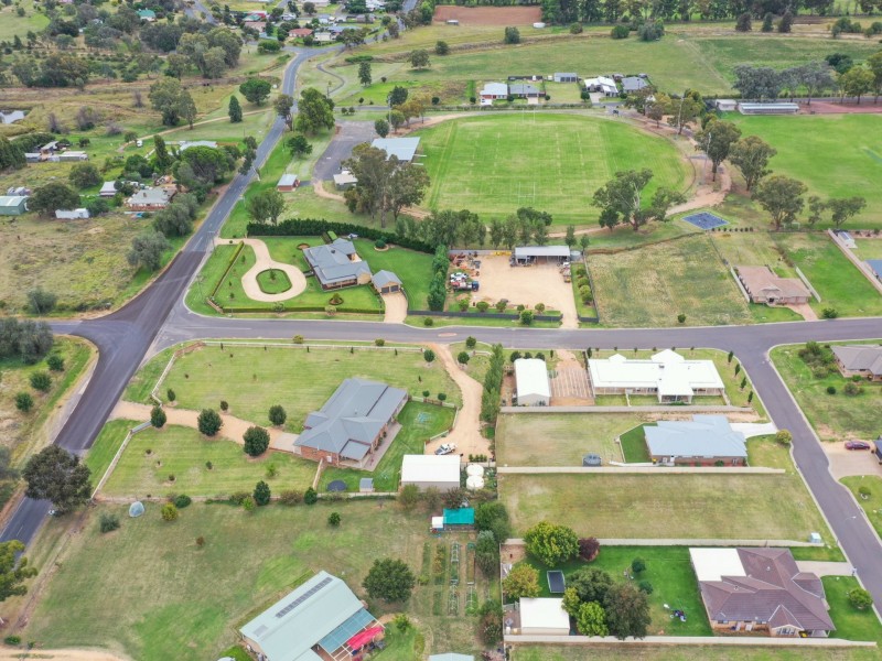 5 Huckel Close, Grenfell NSW 2810