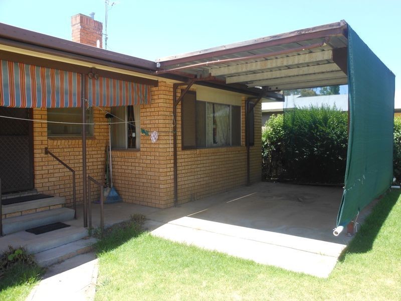 43 Murringo Street, Young NSW 2594