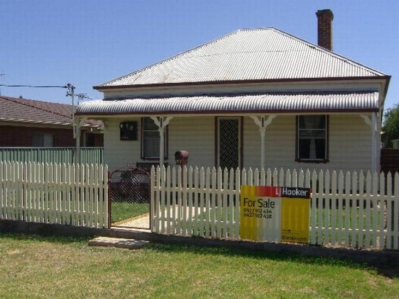27 Gordon Street, Young NSW 2594