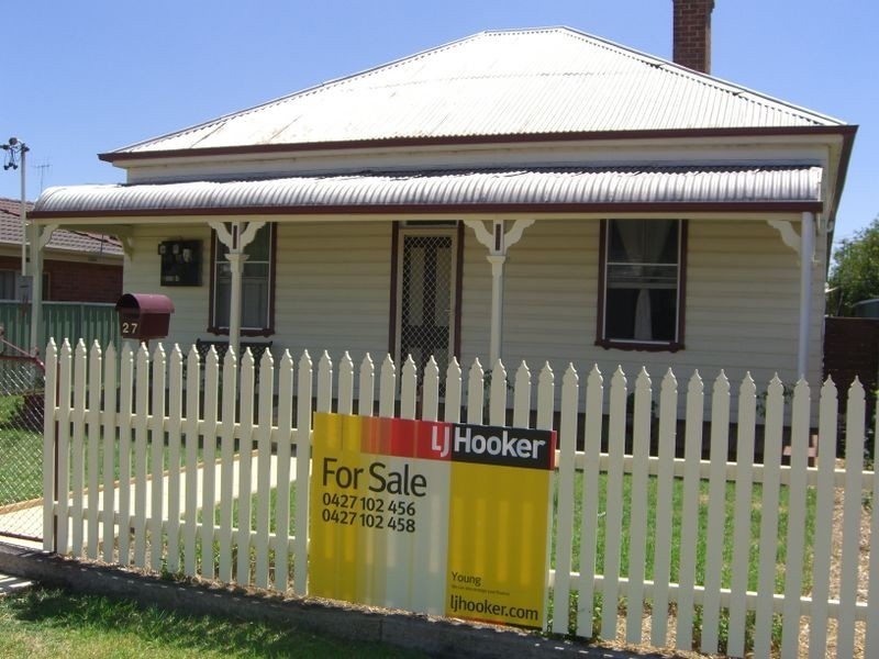 27 Gordon Street, Young NSW 2594