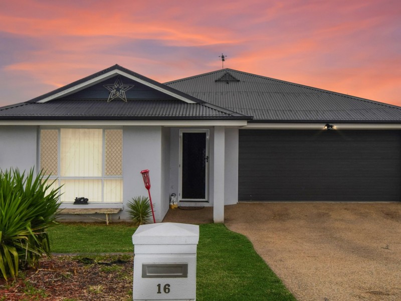 16 Molloy Place, Young NSW 2594