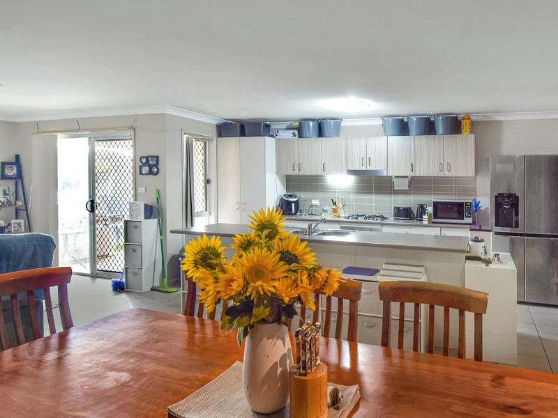 16 Molloy Place, Young NSW 2594
