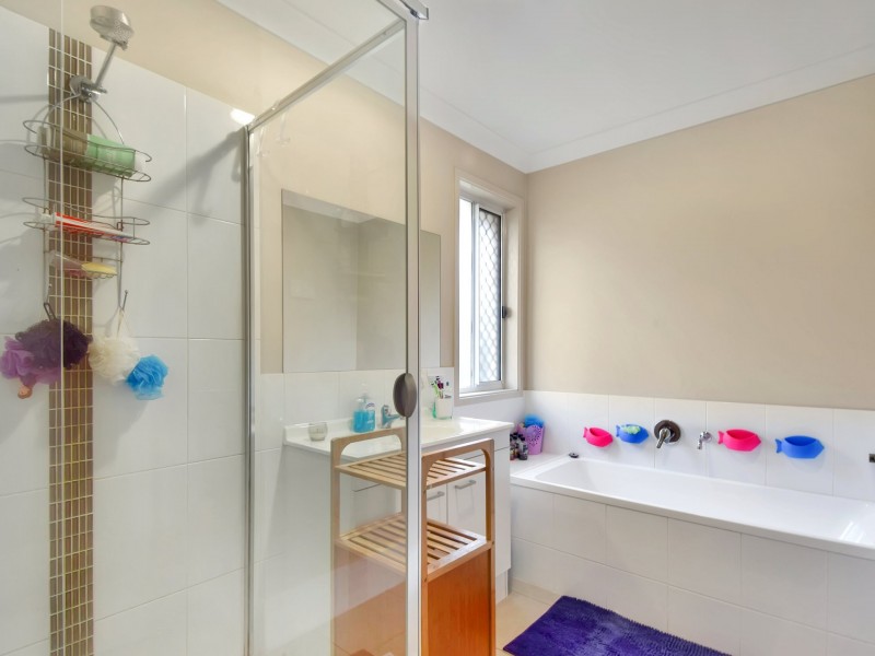 16 Molloy Place, Young NSW 2594