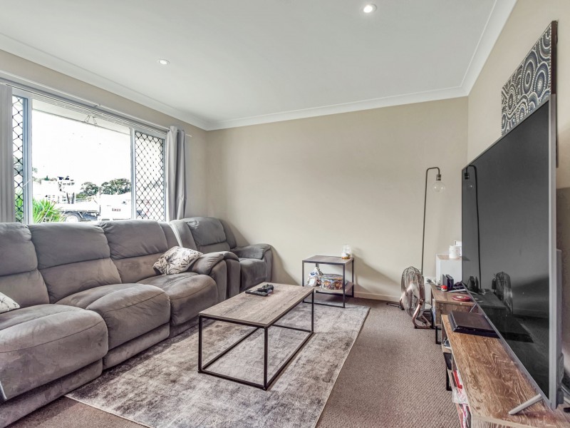 16 Molloy Place, Young NSW 2594