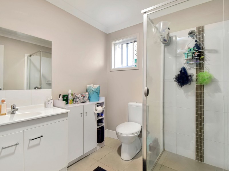 16 Molloy Place, Young NSW 2594