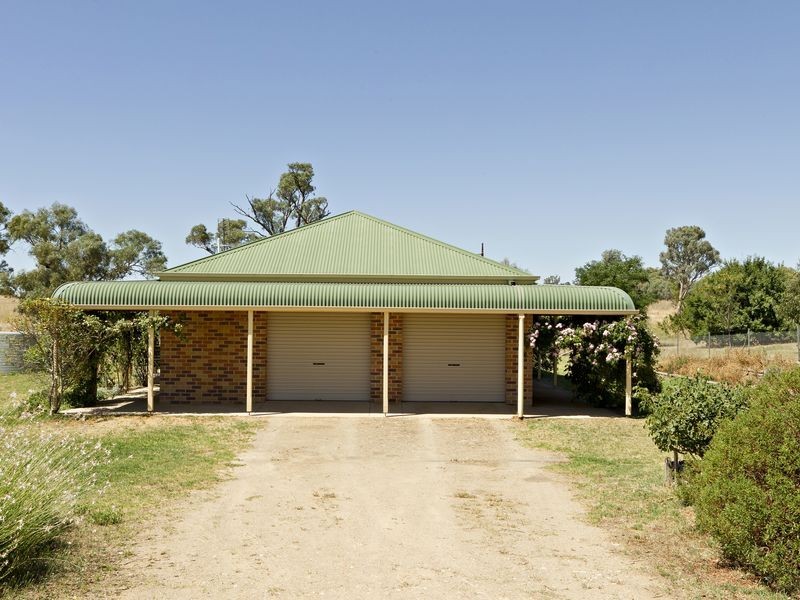2407 Murringo Road, Young NSW 2594