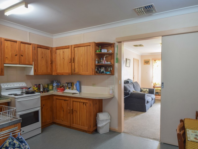 106 Berthong Street, Young NSW 2594