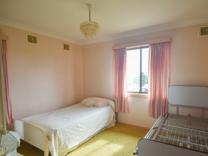 106 Berthong Street, Young NSW 2594