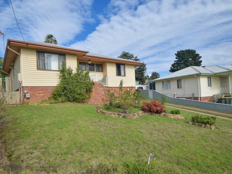 106 Berthong Street, Young NSW 2594