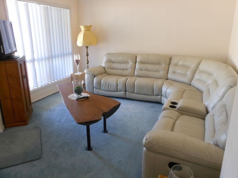 3 Jake Miller Place, Young NSW 2594