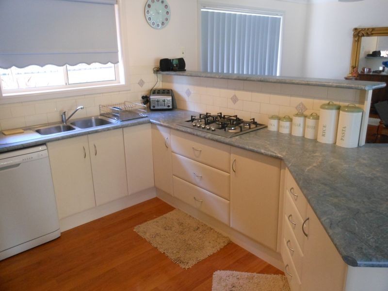 3 Jake Miller Place, Young NSW 2594