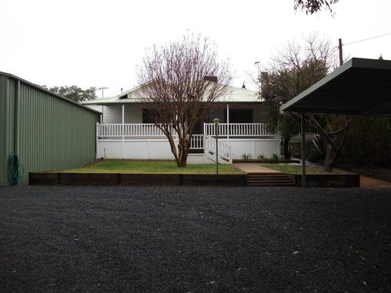 53 Blackett Avenue, Young NSW 2594