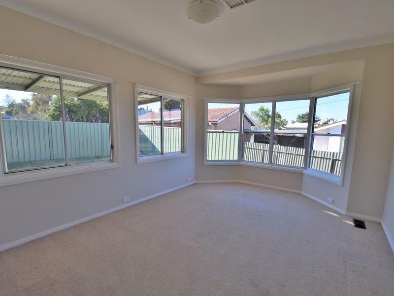 53 Blackett Avenue, Young NSW 2594