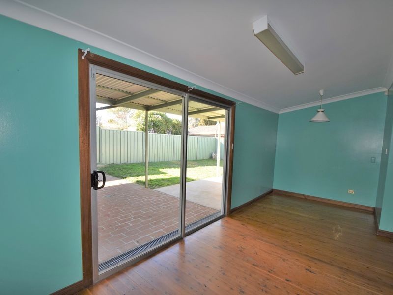 53 Blackett Avenue, Young NSW 2594