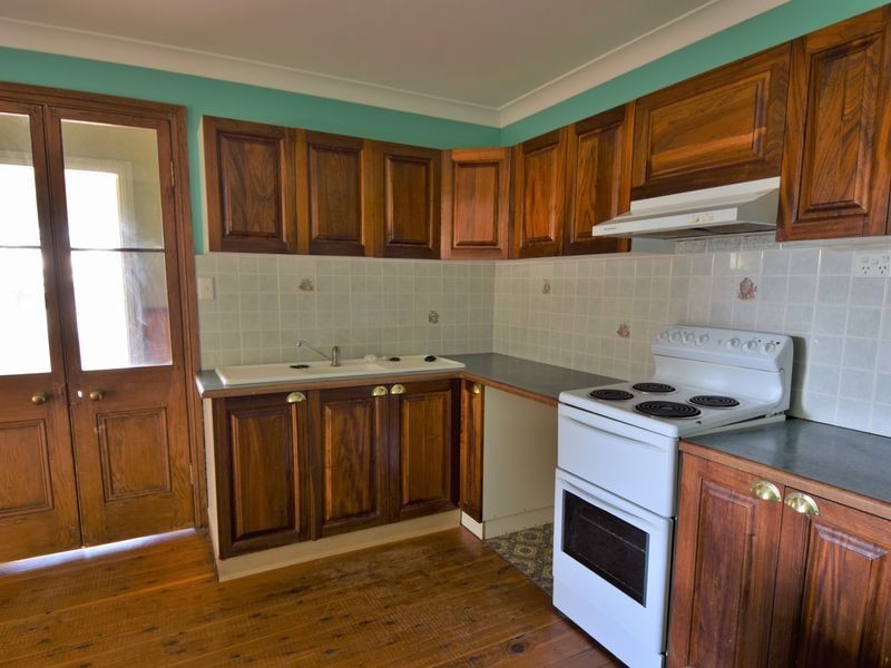 53 Blackett Avenue, Young NSW 2594