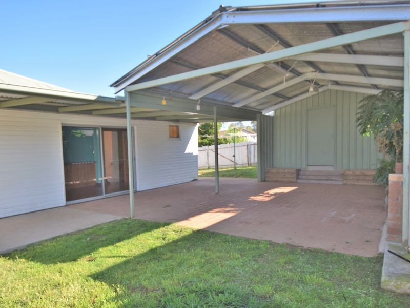53 Blackett Avenue, Young NSW 2594