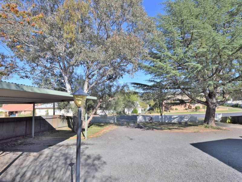 53 Blackett Avenue, Young NSW 2594
