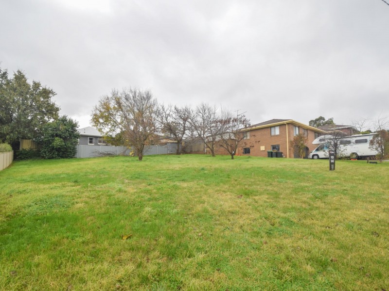 31 Hardy Avenue, Young NSW 2594