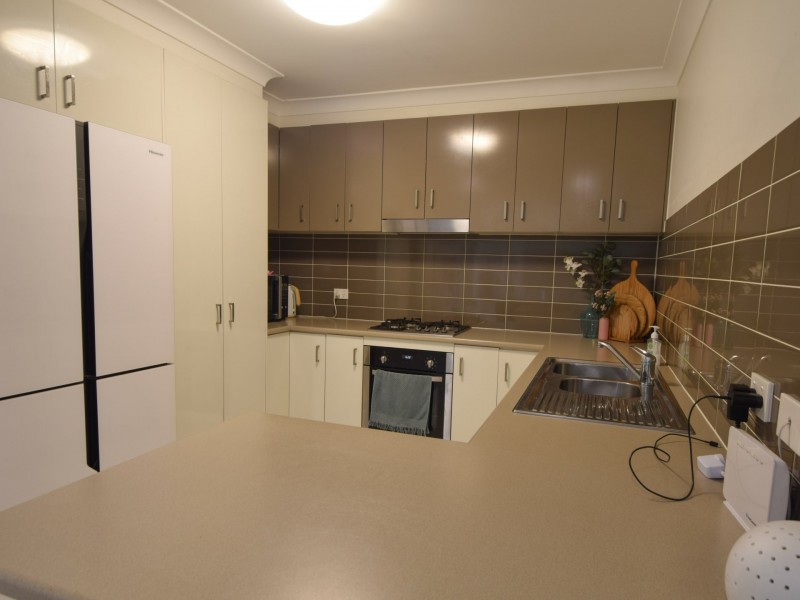 7 Molloy Place, Young NSW 2594