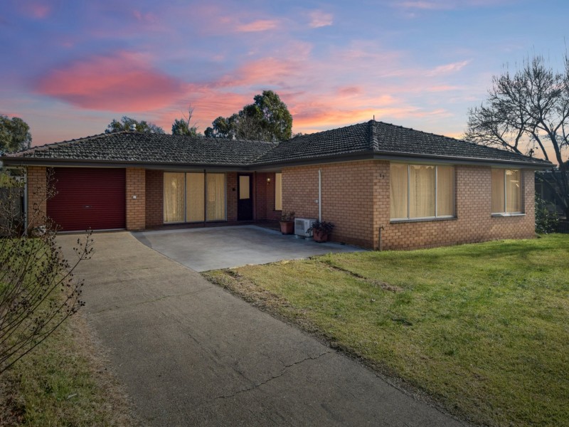13 Willawong Street, Young NSW 2594