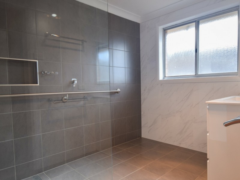 13 Willawong Street, Young NSW 2594