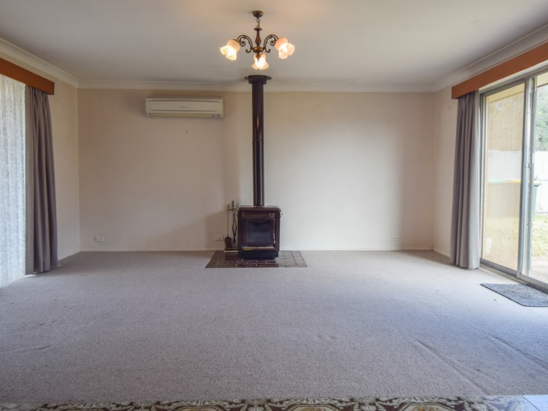 13 Willawong Street, Young NSW 2594