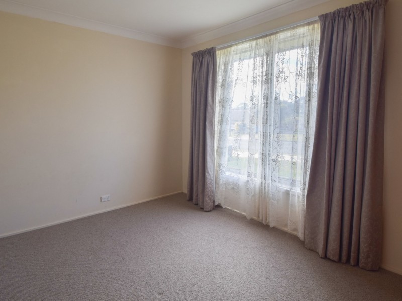 13 Willawong Street, Young NSW 2594