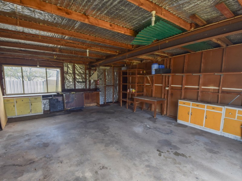 13 Willawong Street, Young NSW 2594