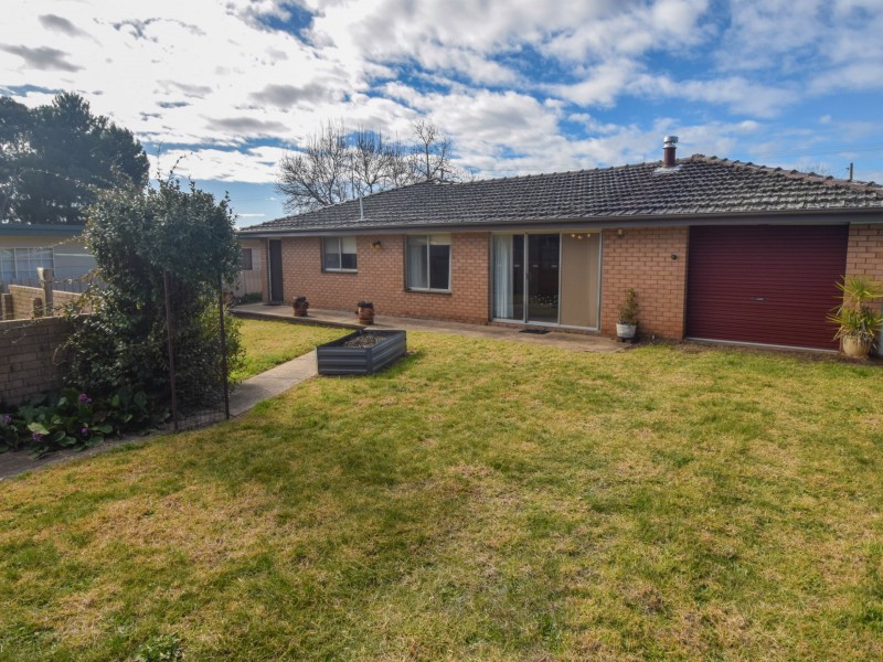 13 Willawong Street, Young NSW 2594