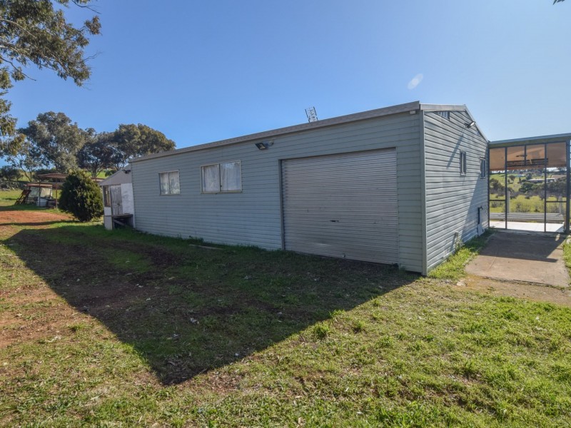9 Heeley’s Lane, Young NSW 2594