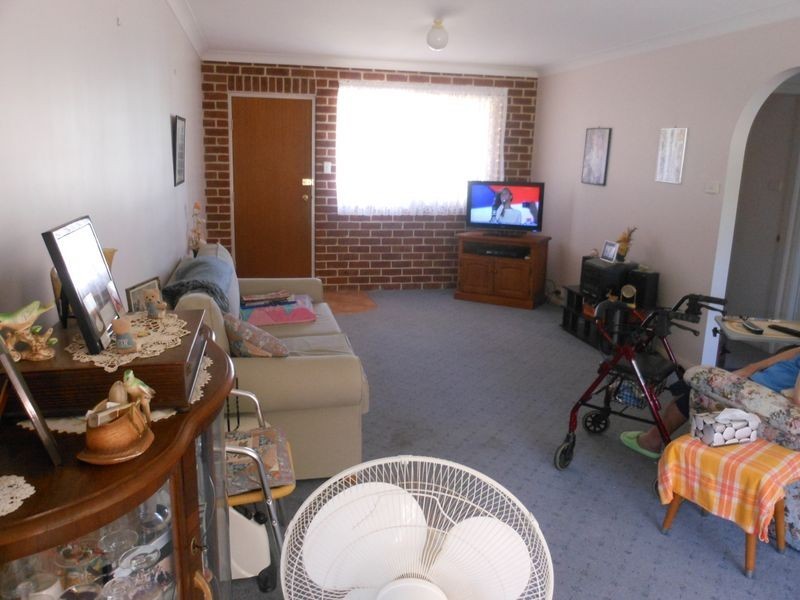 8/3A Sam Place, Young NSW 2594