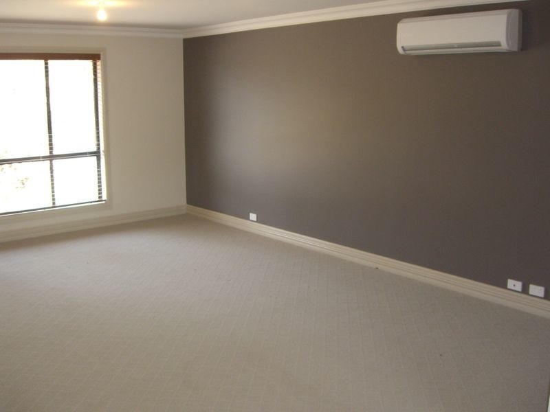 97B Binalong Street, Young NSW 2594