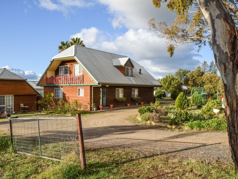 21 Pittstone Road, Young NSW 2594