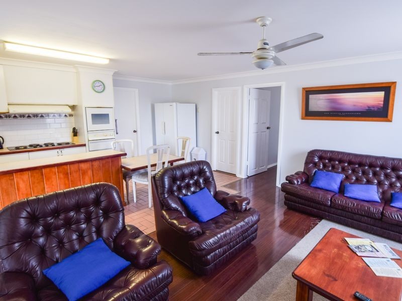 21 Pittstone Road, Young NSW 2594