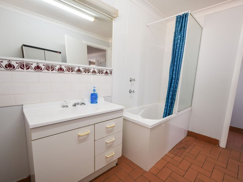 21 Pittstone Road, Young NSW 2594