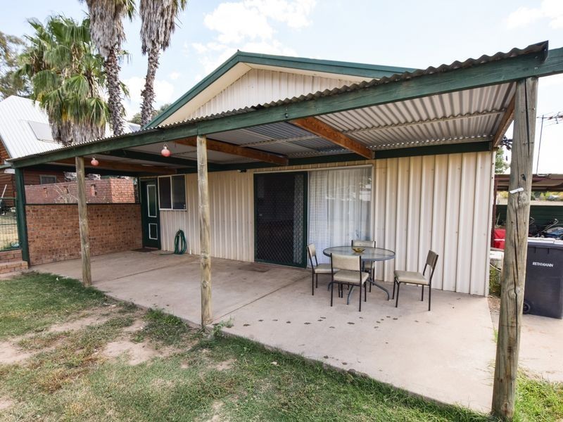21 Pittstone Road, Young NSW 2594