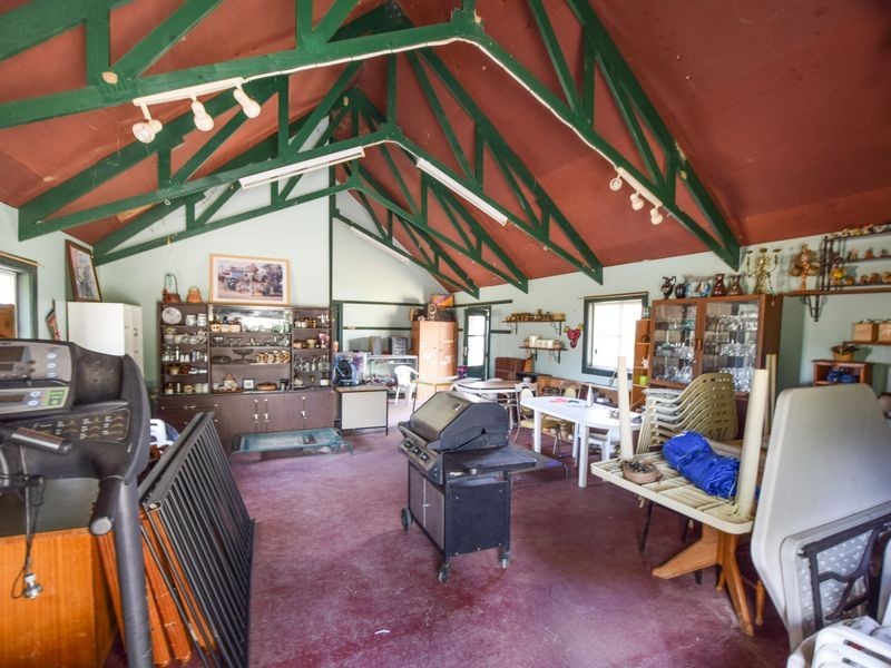 21 Pittstone Road, Young NSW 2594